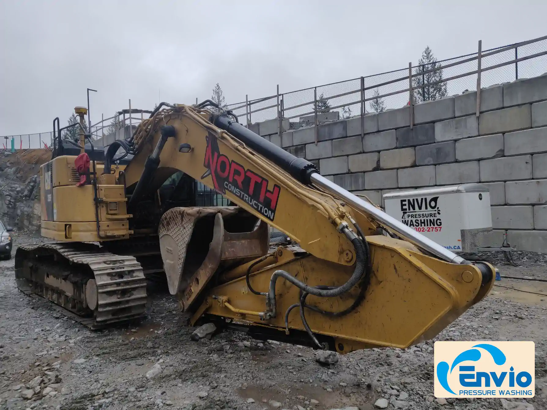 Large excavator cleaning and degreasing before