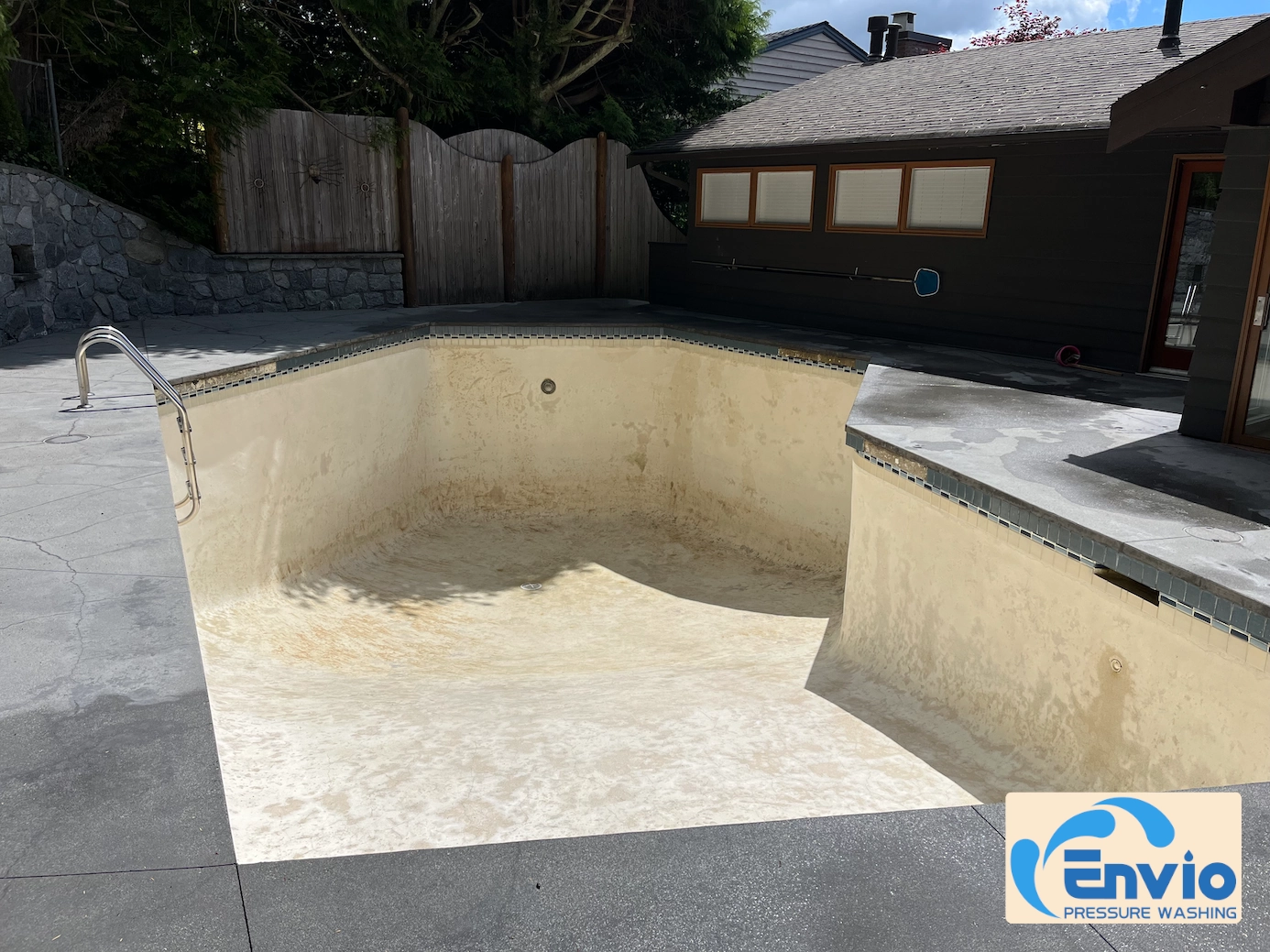 Draining and cleaning pool after